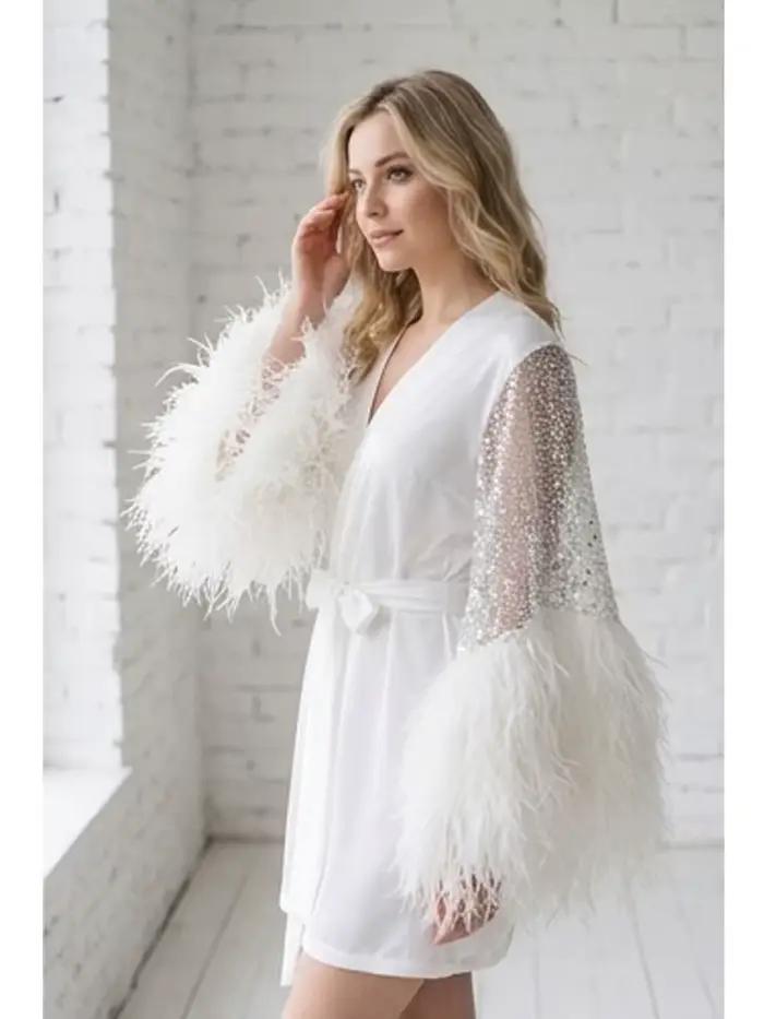 Robe de mariée de luxe en soie satinée avec manches à plumes et sequins pour femmes, idéale pour cérémonies de mariage, soirées de gala et présentations de mode