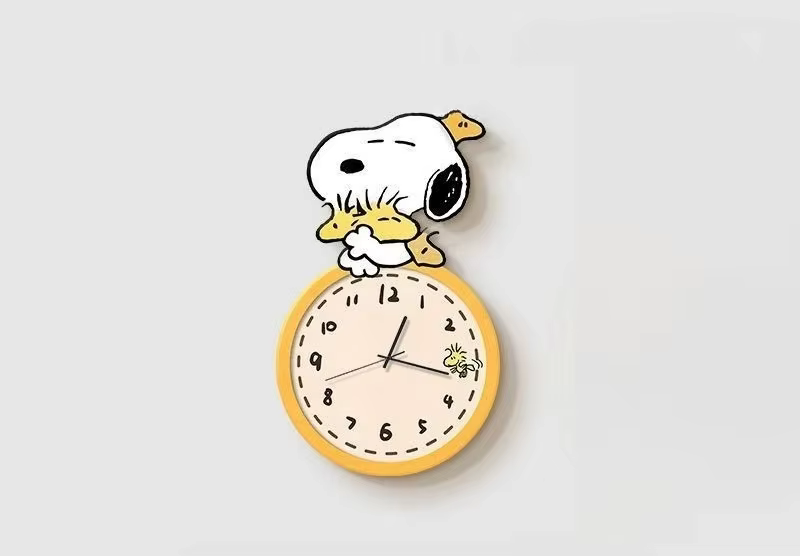Horloge murale Snoopy, dessin animé mignon, décoration intérieure élégante et personnalisée, horloge