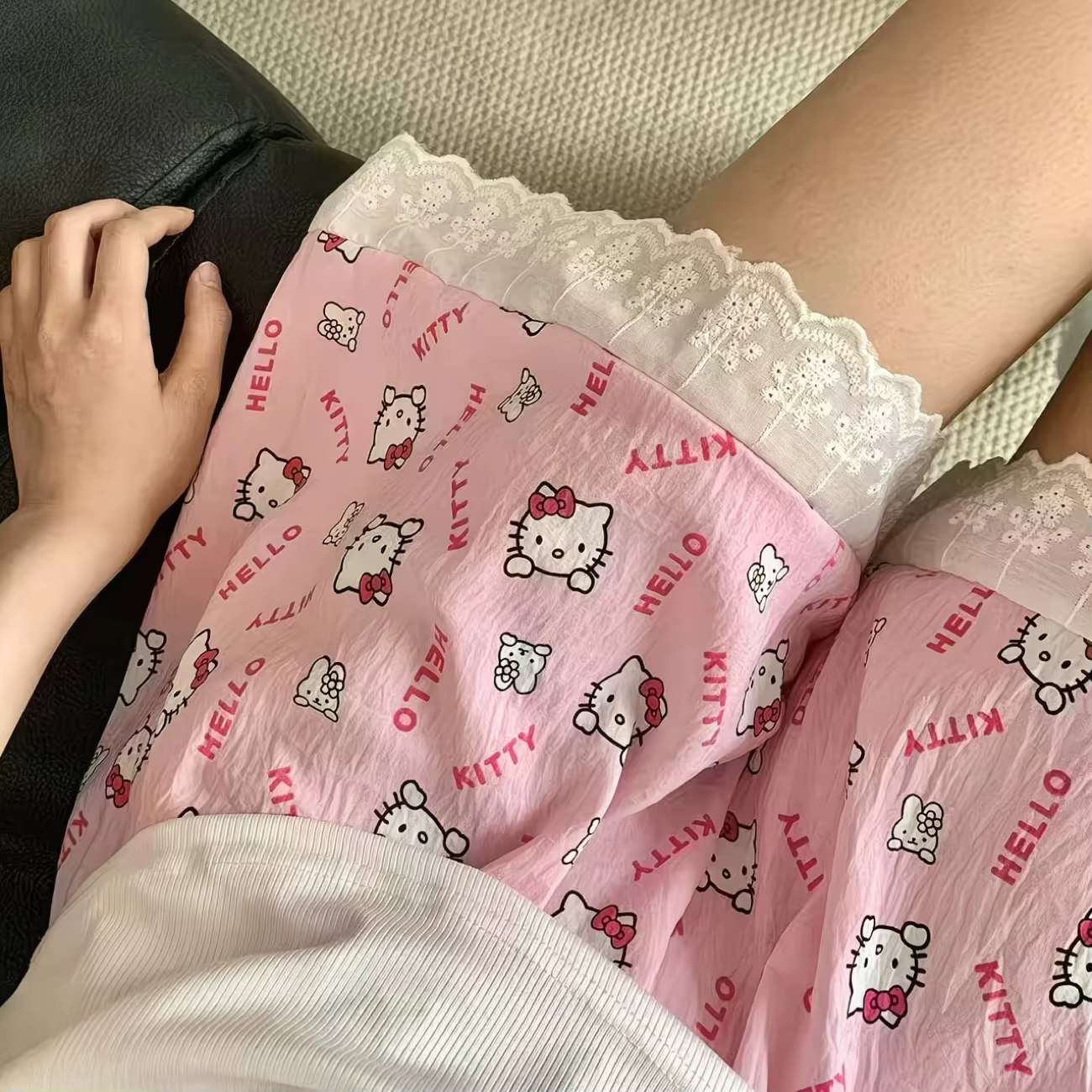Shorts Kawaii Hello Kitty pour l'été, pantalon de pyjama décontracté pour fille, pantalon ample pour