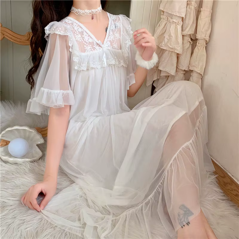 Robe de nuit blanche mi-longue pour femmes, vêtement de nuit, col en v, doux volants, ligne a épissé