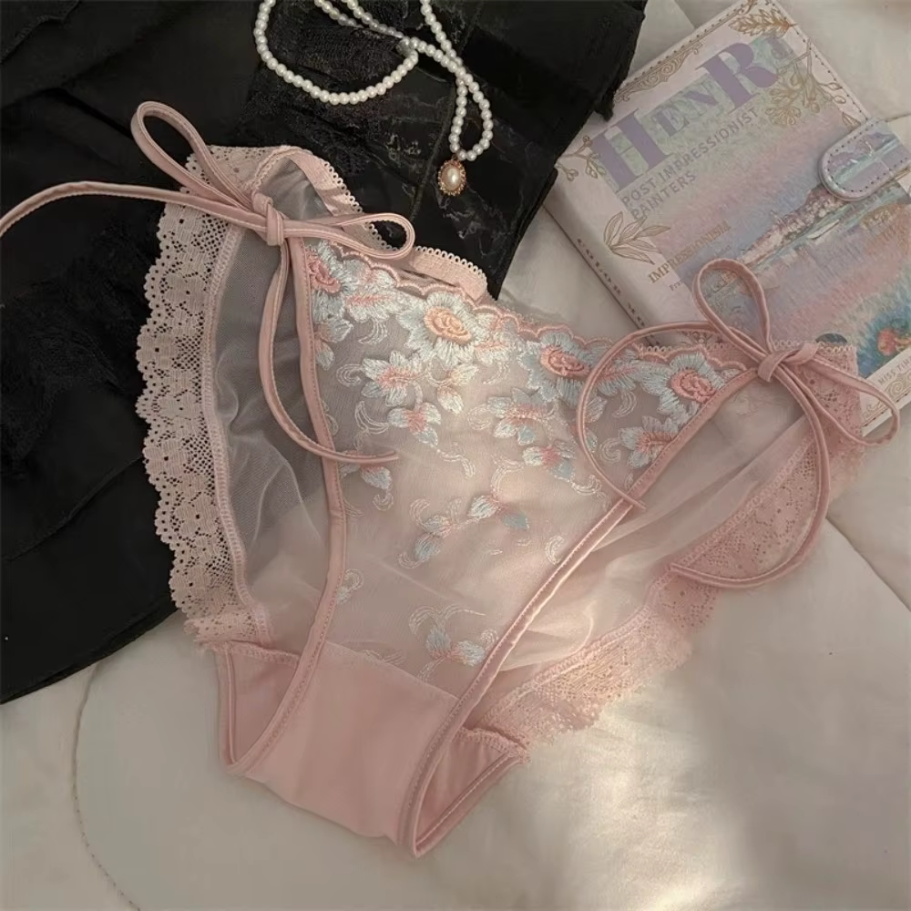 Culotte transparente brodée à fleurs taille basse en dentelle pour femme avec entrejambe en coton