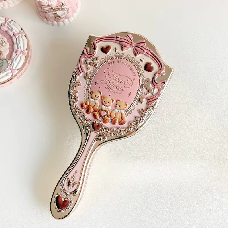 Miroir de maquillage portable Flower Knows, motif relief Jardin Lapin Cupidon Fraise Nuit d'été, édi