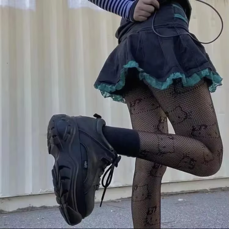 Bas fins japonais Hello Kitty pour femmes, chaussettes noires, filet de pêche, collants astronomique