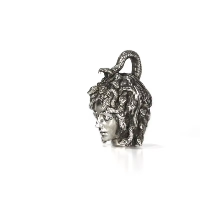 Design Original Medusa tête tridimensionnelle Sculpture pendentif Sculpture ornements pendentif Nich