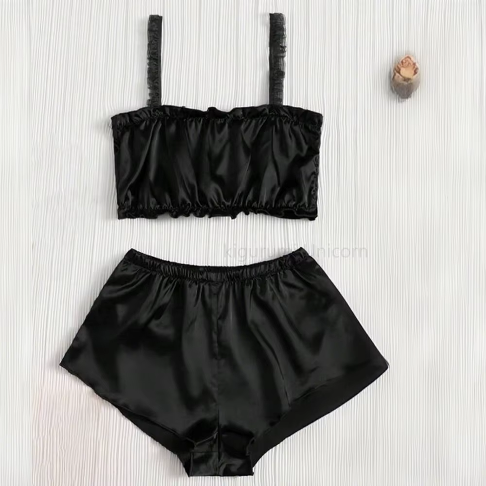 Ensemble pyjama en Satin plissé de couleur noire, comprenant des shorts et des pantalons longs en so