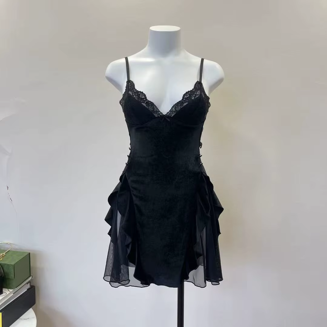 Pyjama d'hiver en velours et dentelle pour femme, chemise de nuit à bretelles avec coussinet de poit