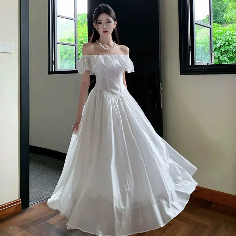 Robe longue blanche été 2025 nouvelle collection, col carré, taille cintrée, manches évasées, asymét