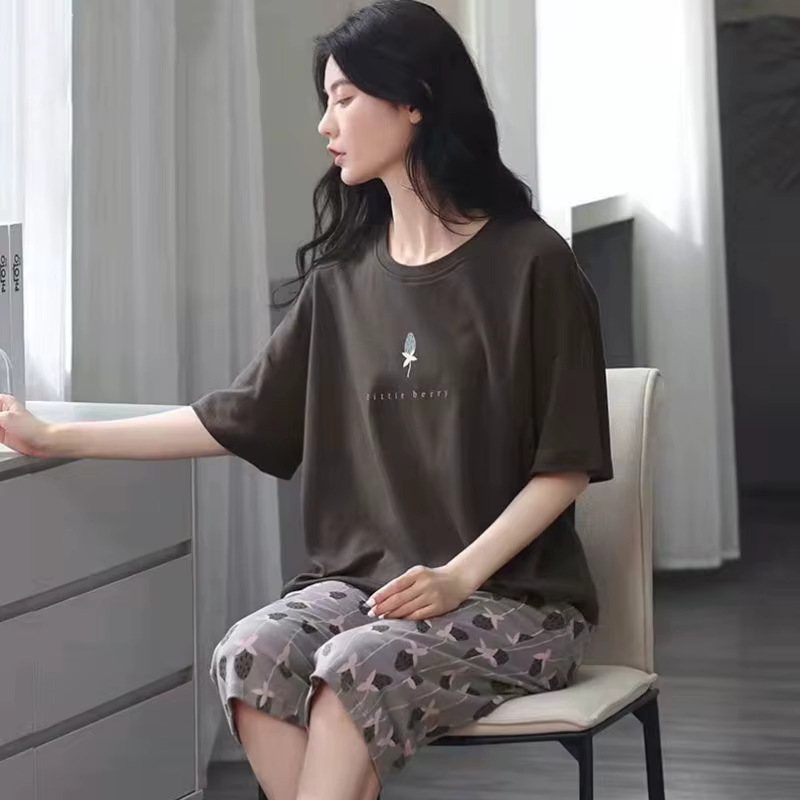 Pyjama d'été pour femmes : manches courtes, pantalon 3/4, pull-over, col rond, imprimé, style printe